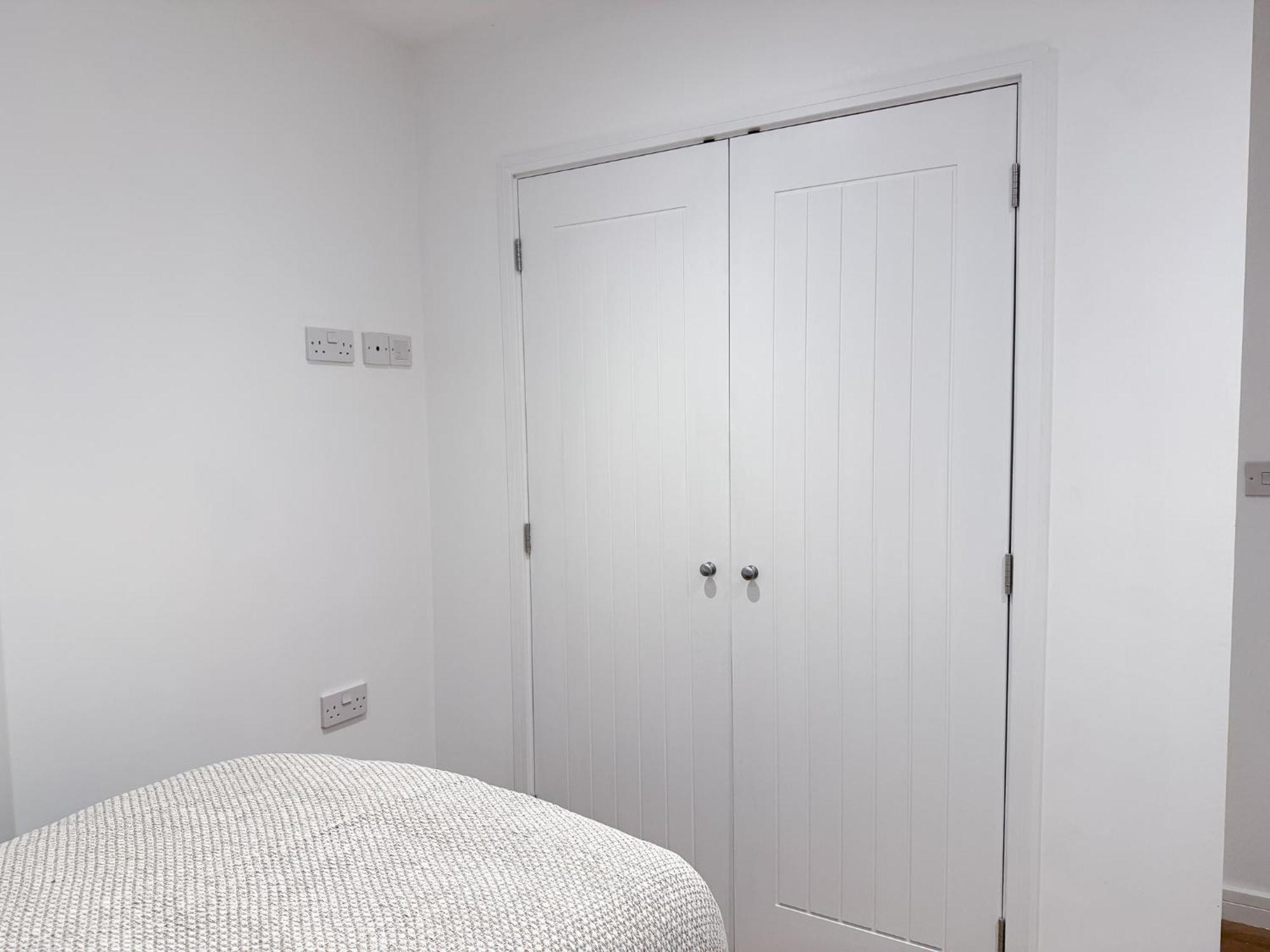 Spacious Modern 1 Bed Apartments In St Neots - Perfect For Contractors & Professionals - Free Parking - Wifi - Fully Equipped Kitchen - Smart Tv Ideal For Work Stays And Long Projects Exterior photo